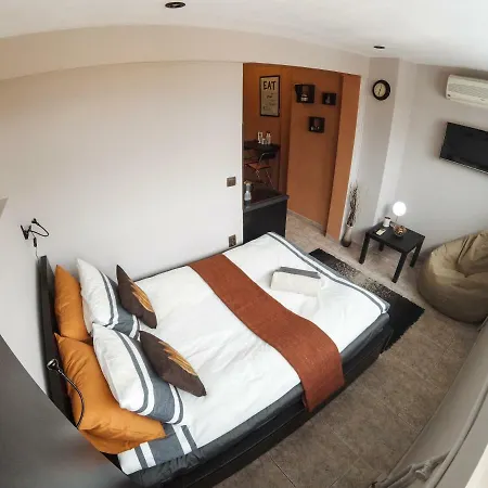 5 Corners Apartment